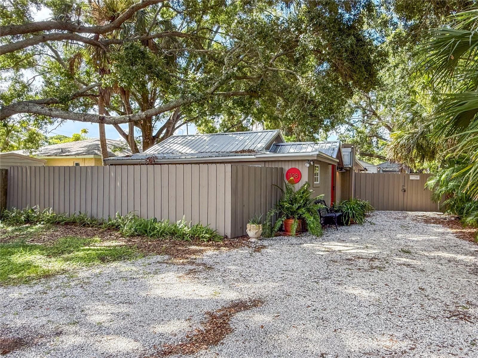 Property Photo:  1108 Colleton Drive  FL 34234 