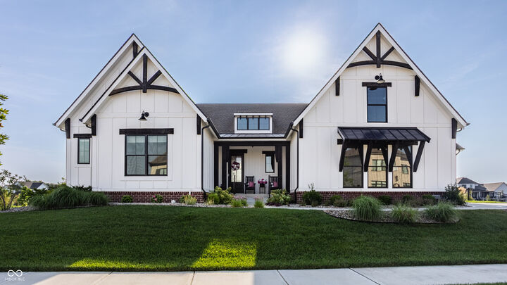 Property Photo: 15989 Sonnet Park Lane IN 46074
