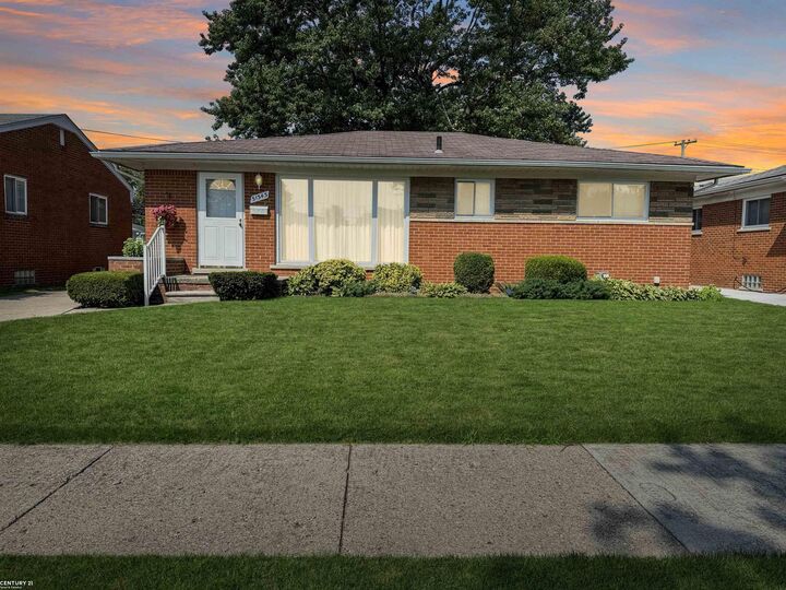 Property Photo:  31343 W Wind Dr Drive  MI 48026 