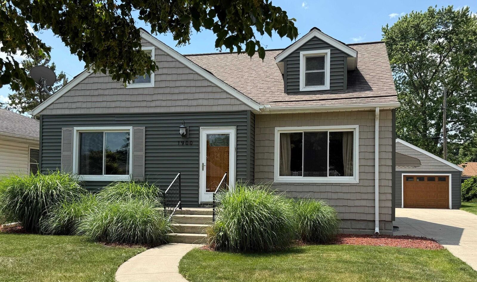 Property Photo:  1900 S Farragut Street  MI 48708 