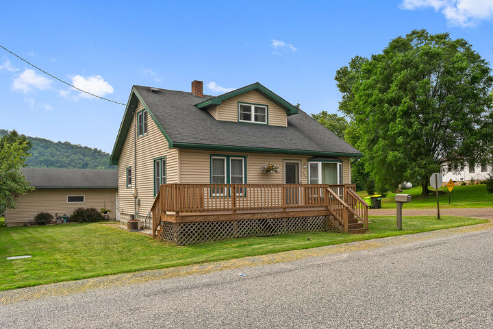 302 Gilbertson St  Chaseburg WI 54621 photo