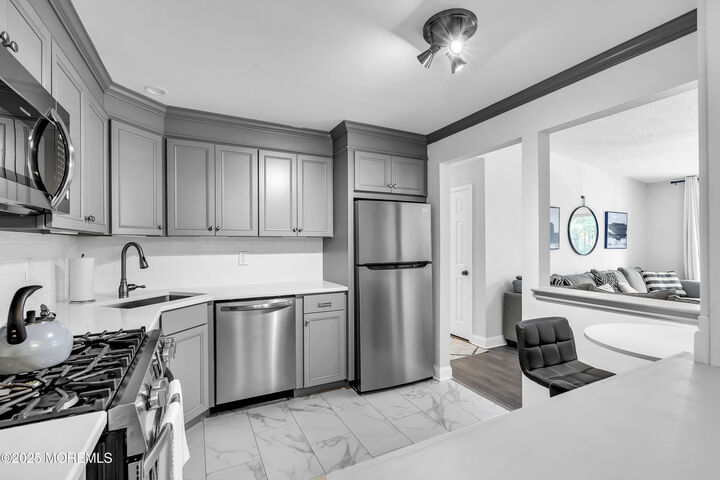 16 Willow Court  Hamilton NJ 08619 photo