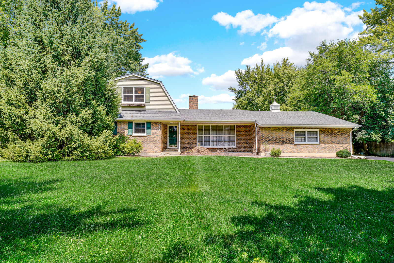 Property Photo:  18740 W Maple Avenue  IL 60030 
