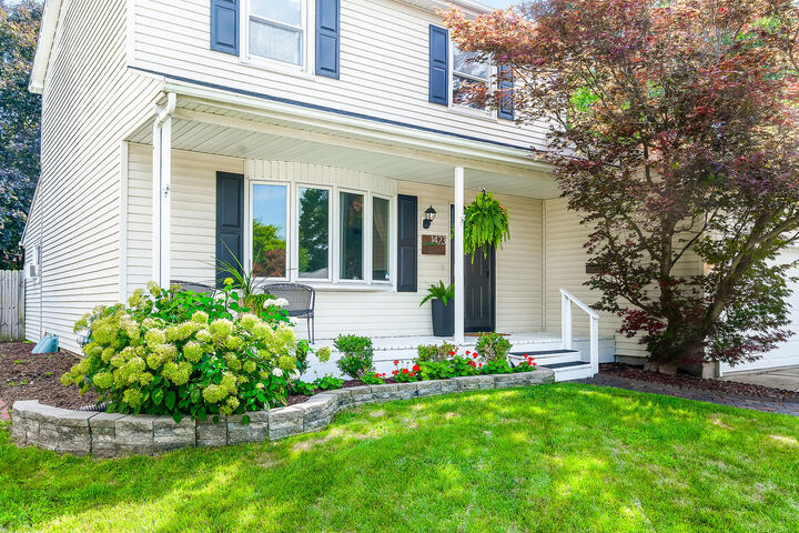 Property Photo: 1423 Chadwick Drive IL 61761