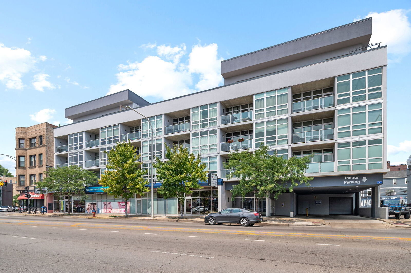 Property Photo:  1610 W Fullerton Avenue 210  IL 60614 