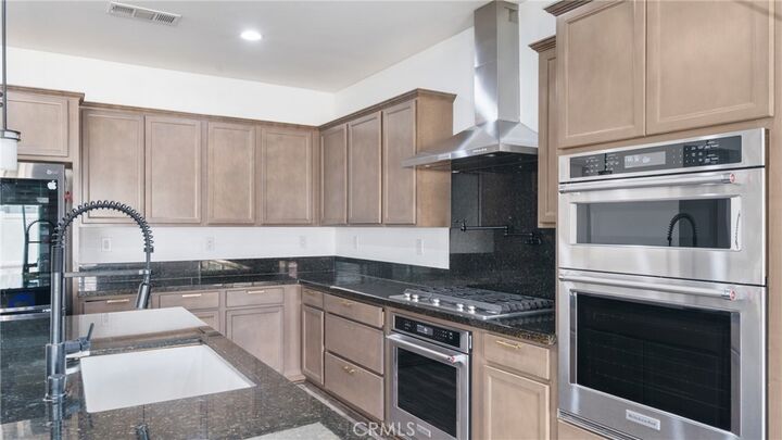 Property Photo: 750 Green Court CA 92571