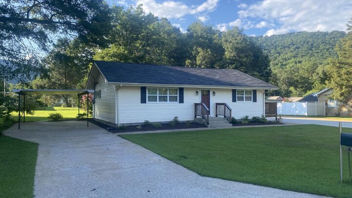 Property Photo: 8625 Boxwood Lane TN 37379