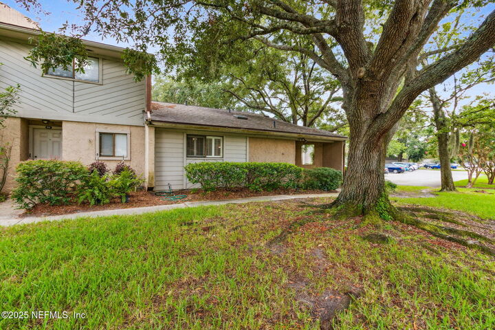 Property Photo: 3801 Crown Point Road 3114 FL 32257