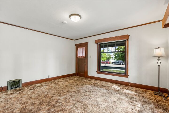 Property Photo: 601 S 4th Street W MT 59801