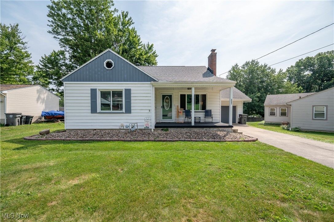 Property Photo:  2085 Chapel Hill Drive  OH 44511 