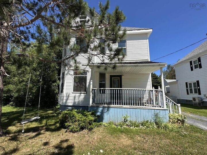 Property Photo: 12 Fairview Avenue NS B0K 1S0