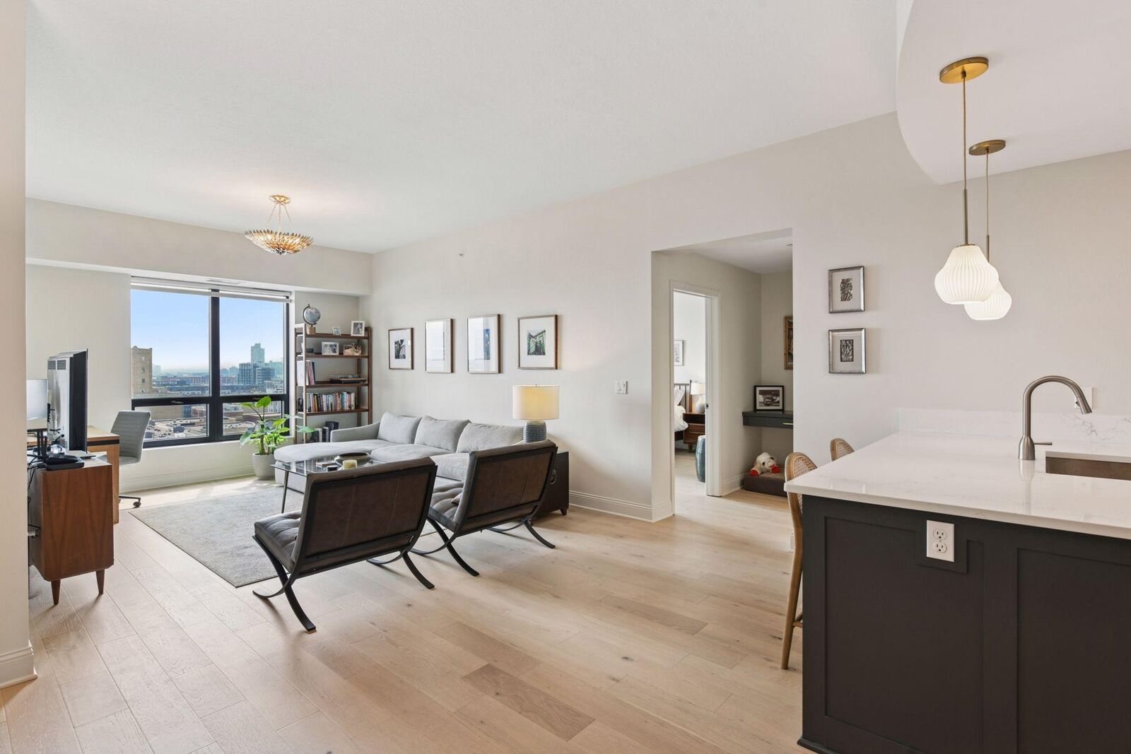 Property Photo:  100 3rd Avenue S 1001  MN 55401 