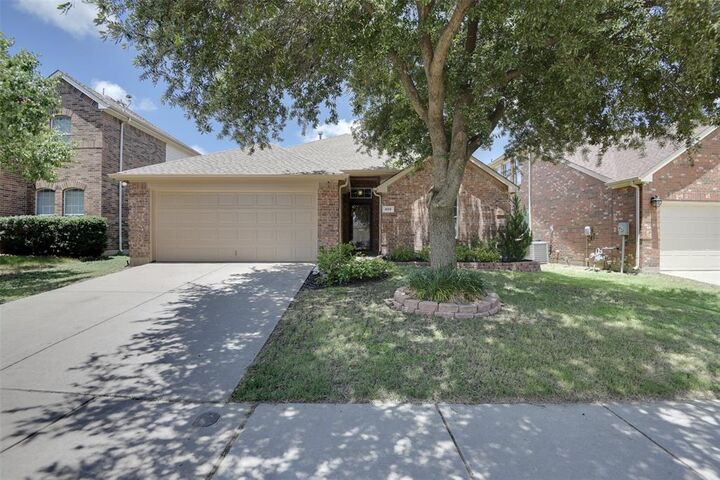 Property Photo: 408 Mystic River Trail TX 76131