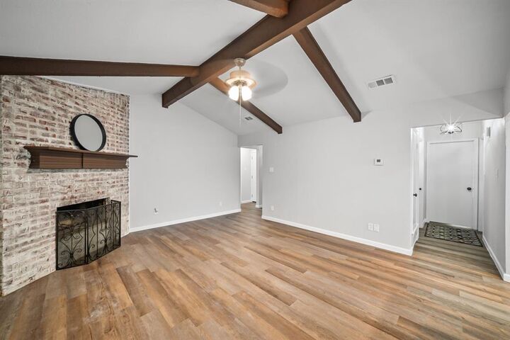 Property Photo: 5400 Inglewood Lane TX 76016