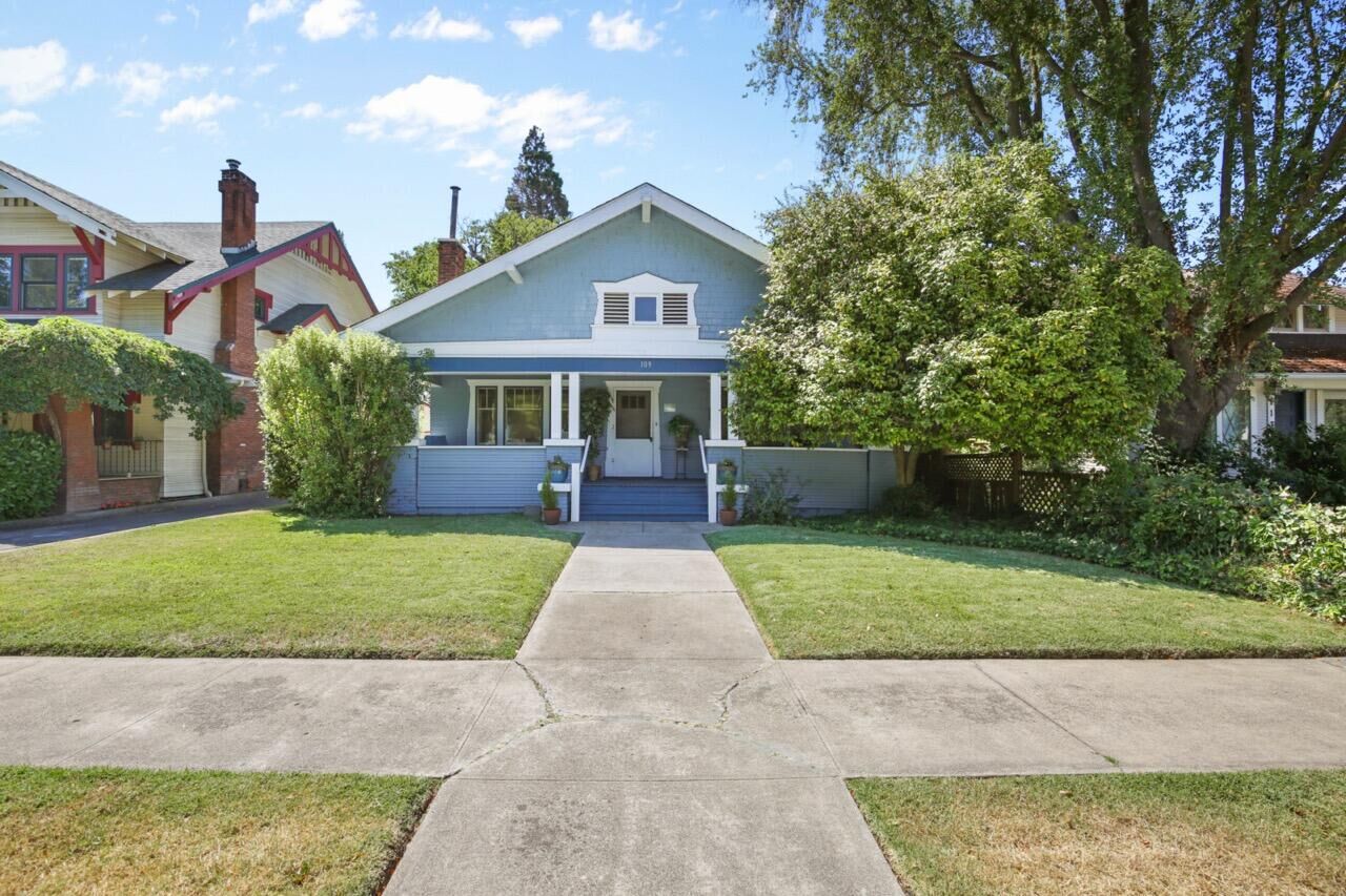Property Photo: 109 Geneva Street OR 97504