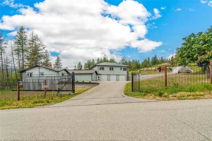 5308 Law Street  Peachland BC V0H 1X8 photo