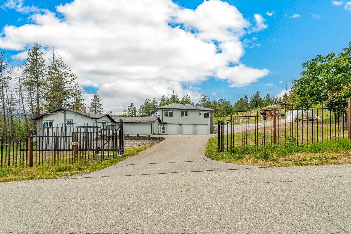 Photo de la propriété: 5308 Law Street BC V0H 1X8