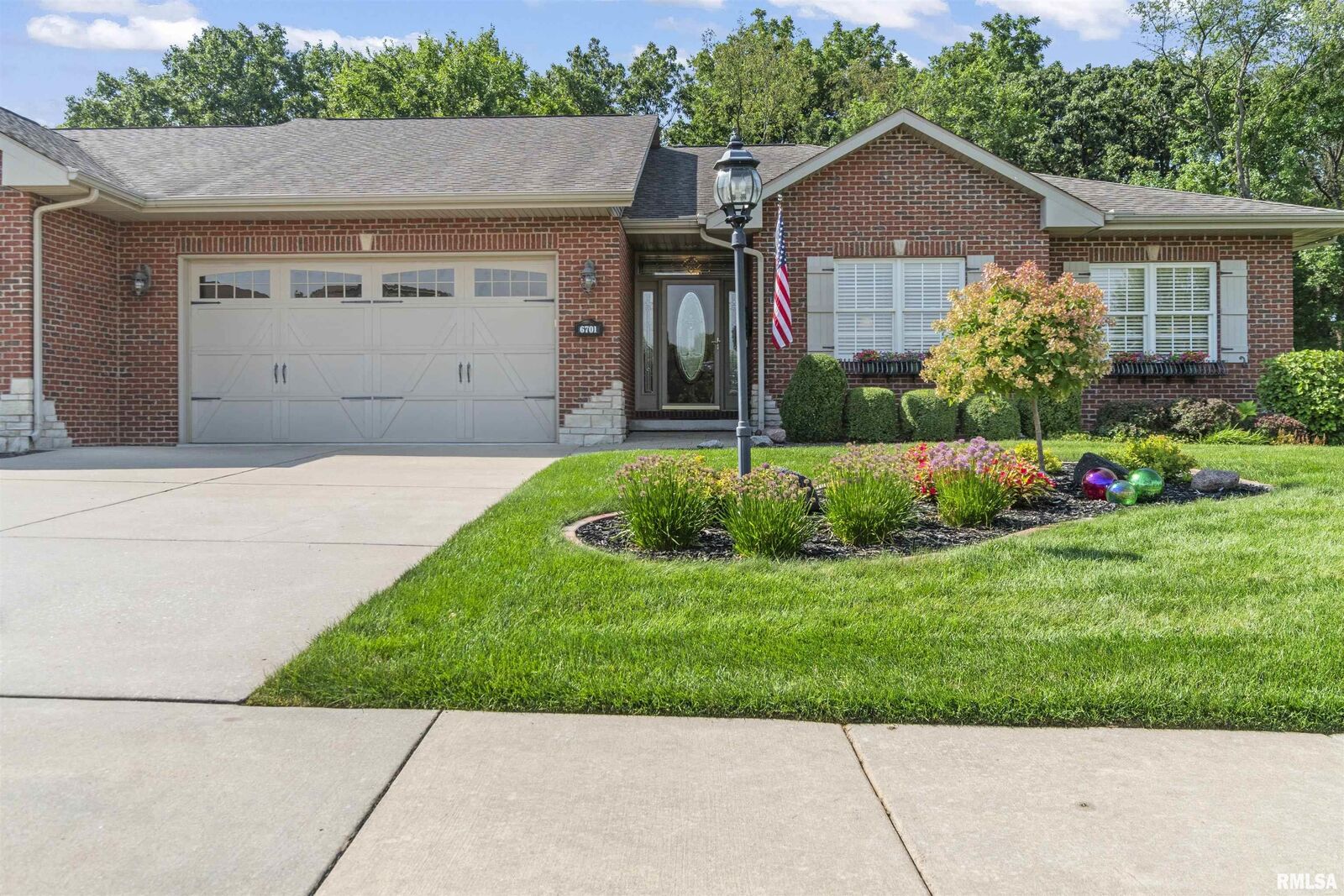 Property Photo:  6701 N Grand Fir Drive  IL 61528 