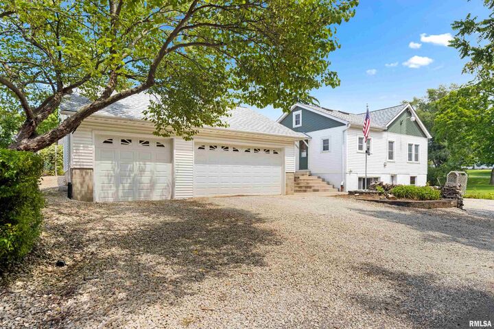 Property Photo:  212 McGinley Street  IL 61571 