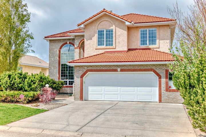 Property Photo: 157 Hamptons Square NW AB T3A 5C3