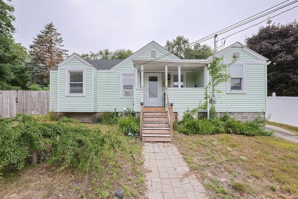 Property Photo:  19 Chestnut Ave  MA 01501 