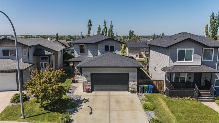 Property Photo:  28 Isaacson Crescent  AB T4R 3N1 