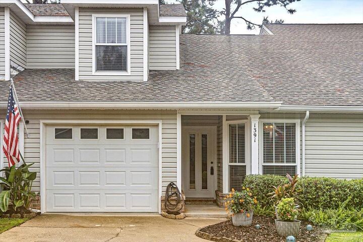 1391 Tiger Lake Dr  Gulf Breeze FL 32563 photo