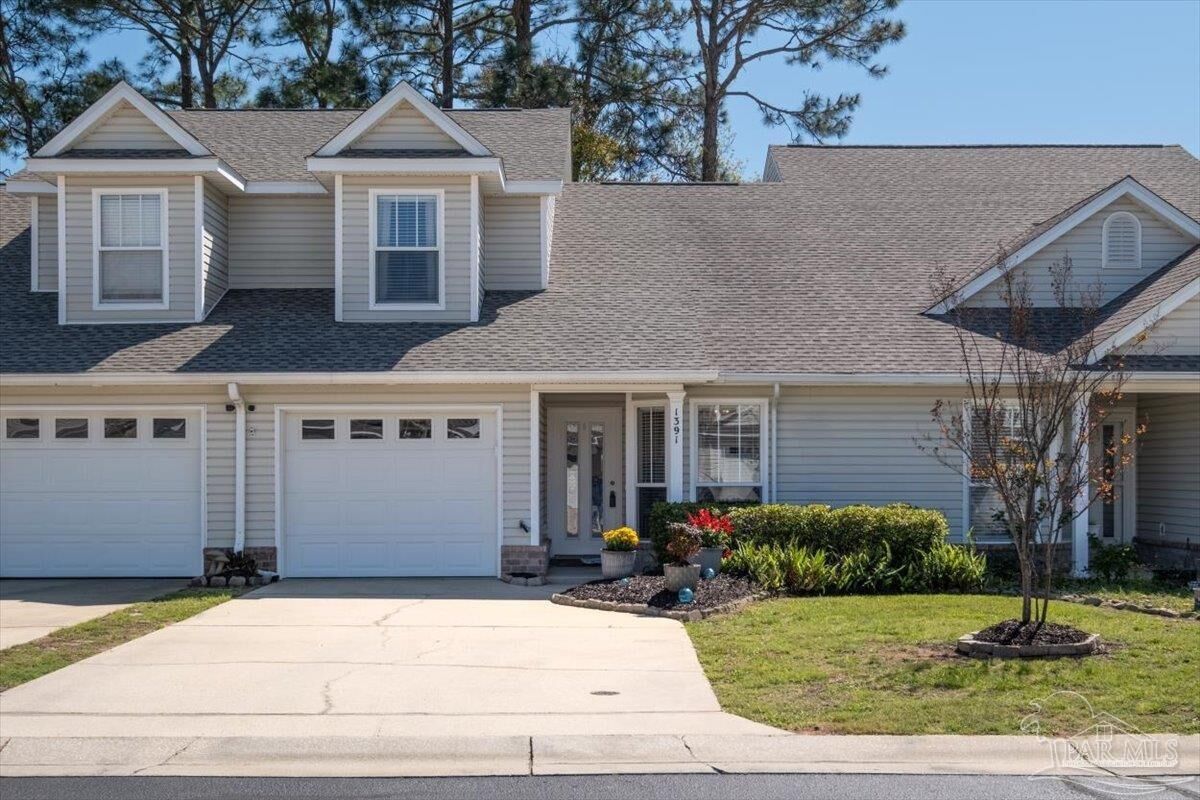 Property Photo: 1391 Tiger Lake Dr FL 32563