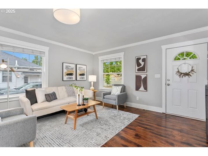Property Photo:  5425 NE 40th Ave  OR 97211 