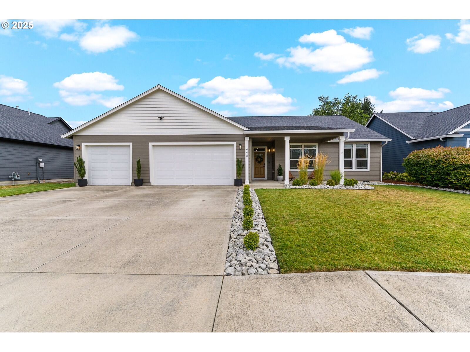 Property Photo:  440 Twin Flower Dr  WA 98674 
