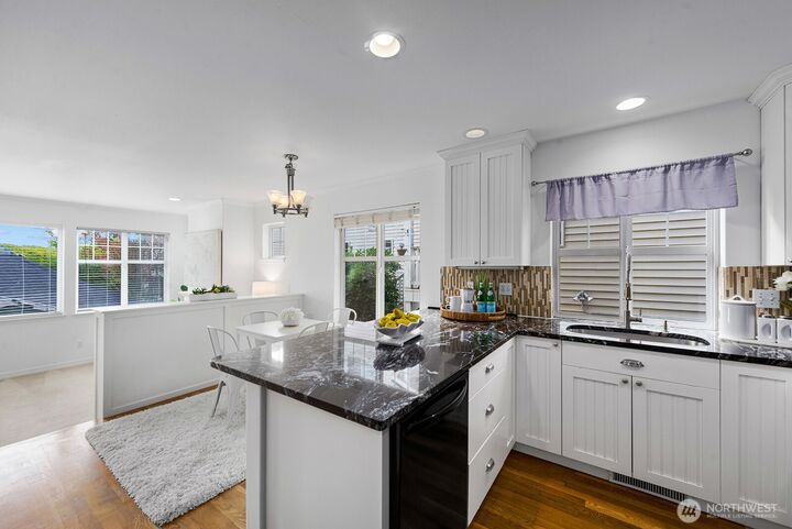 Property Photo: 1231 6th Avenue N WA 98109