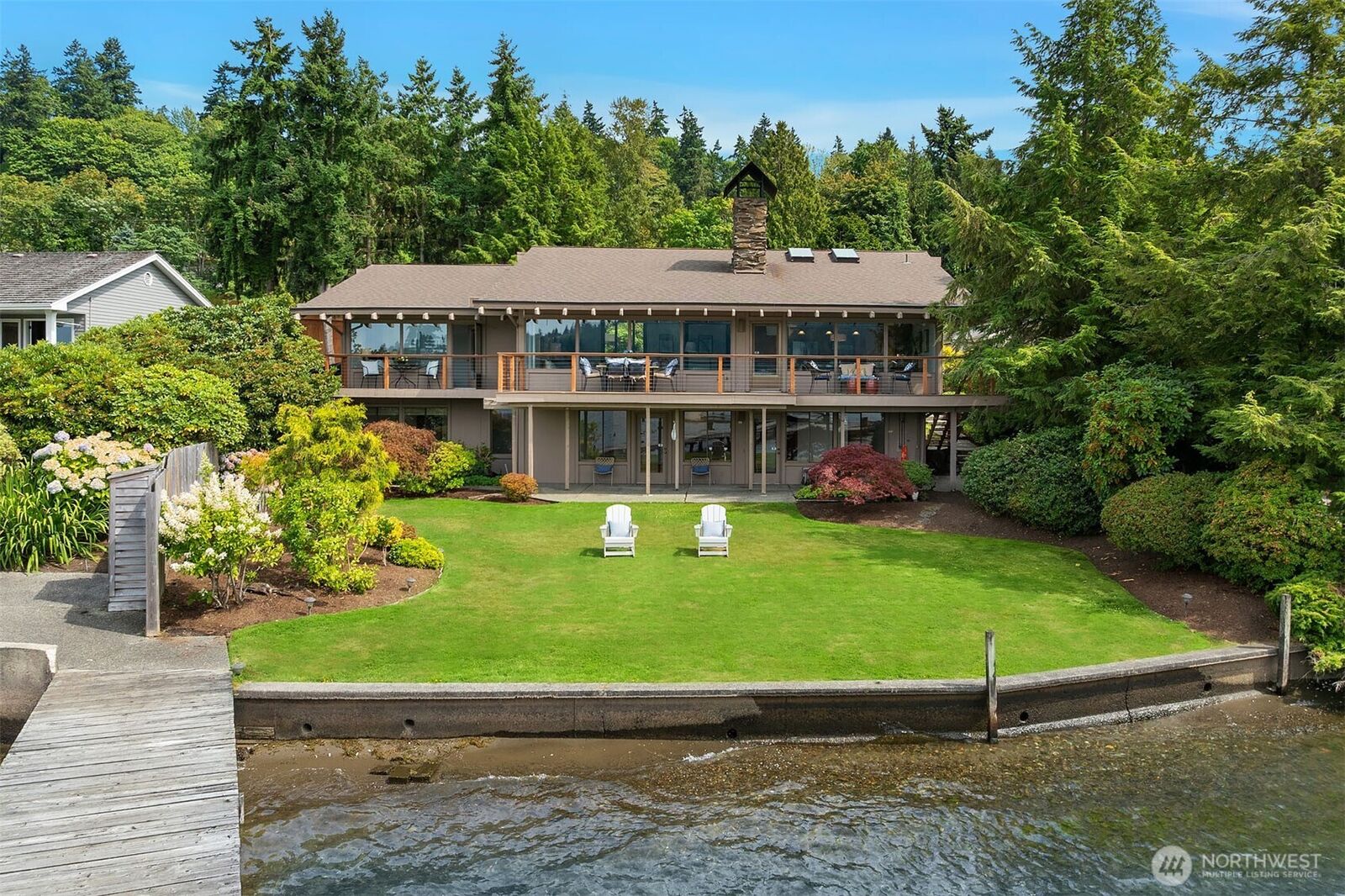Property Photo:  4723  Lakehurst Lane  WA 98006 