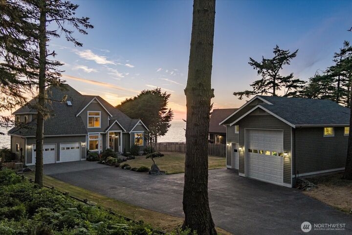 1689  West Beach Road  Oak Harbor WA 98277 photo