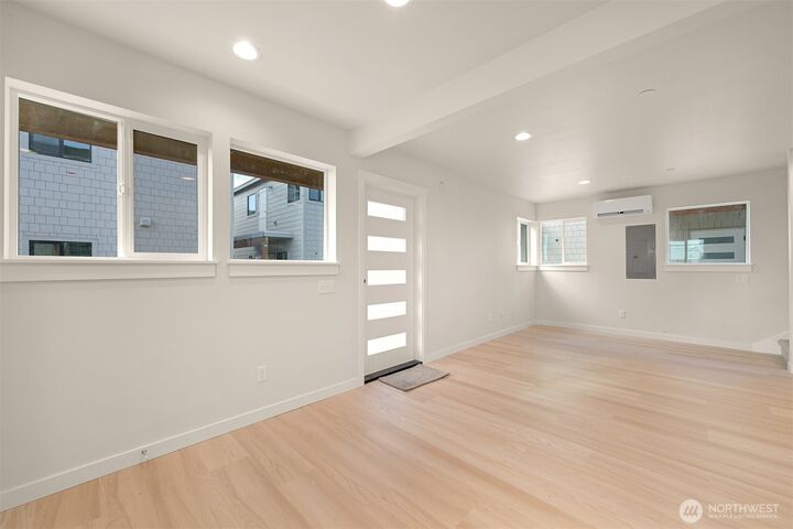 Property Photo: 476 SE Barrington Dr #E WA 98277