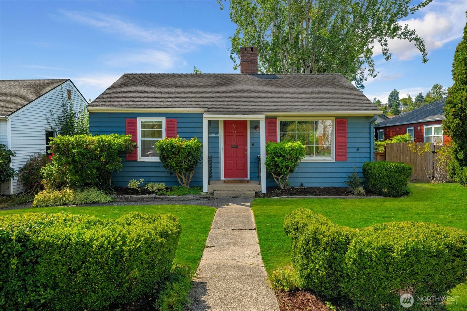 Property Photo:  5817  56th Ave  NE  WA 98105 