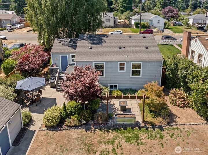 Property Photo:  13216  1st Ave SW  WA 98146 
