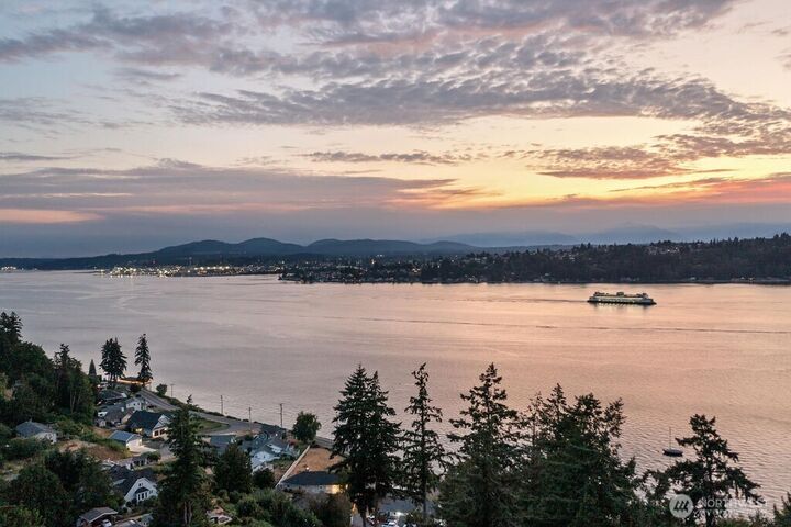 Property Photo:  5400 E Blaisdell Lane  WA 98366 
