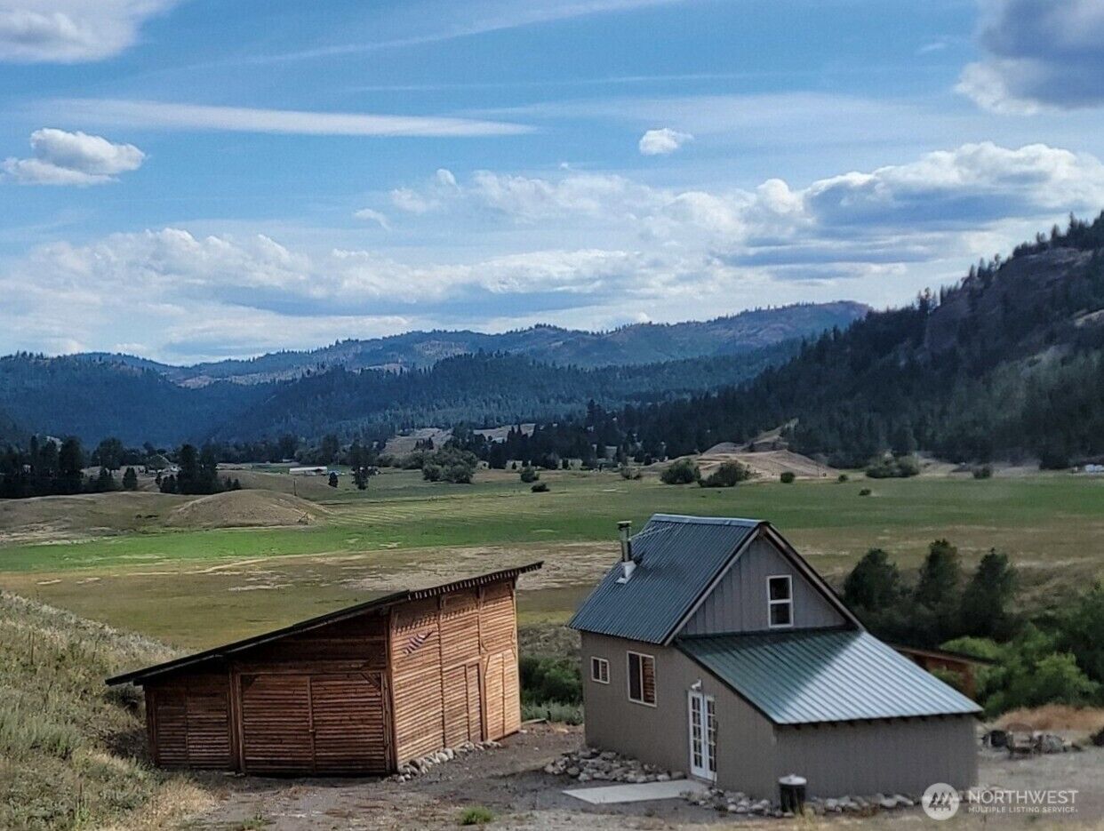 Property Photo:  12  Tanager Lane  WA 99166 