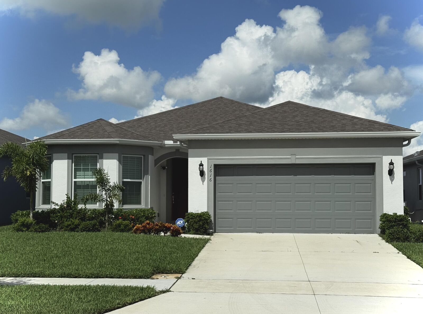 Property Photo: 1616 Groveline Road FL 34771
