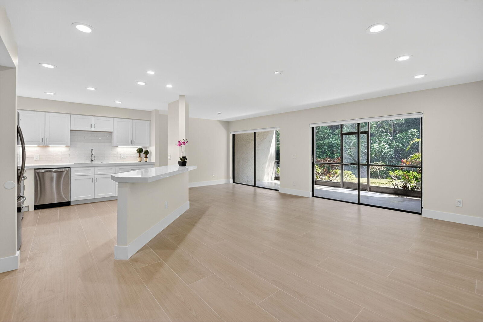 Property Photo: 5630 Coach House Circle B FL 33486