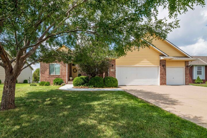 2321 S Cranbrook St  Wichita KS 67207 photo