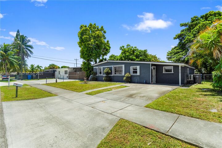 Property Photo:  3760 SW 47th Ave  FL 33023 