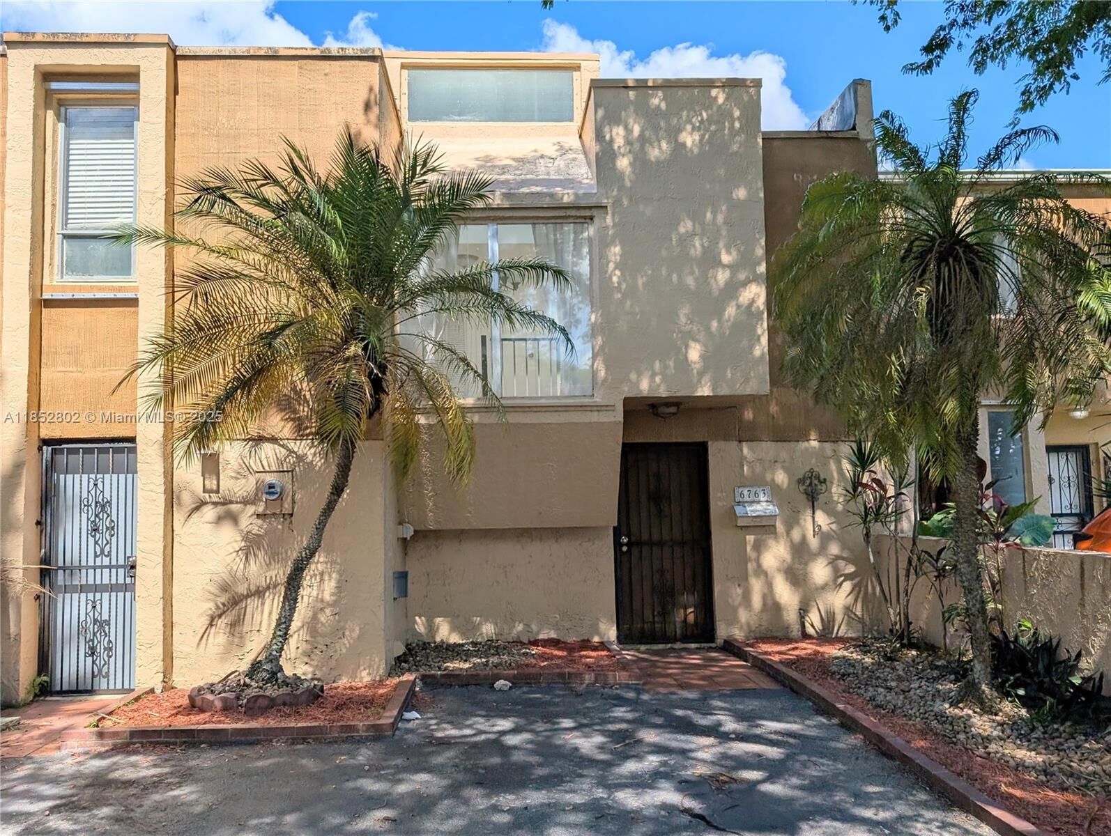 Property Photo: 6763 SW 140th Ave 6763 FL 33183