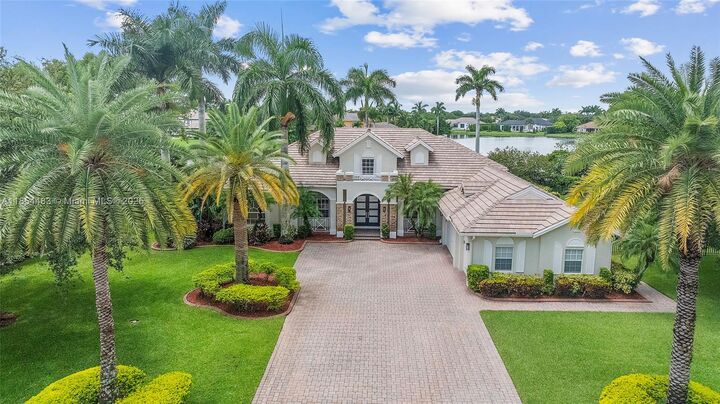 12590 N Winners Cir  Davie FL 33330 photo