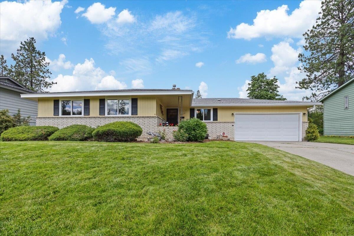 Property Photo:  2515 E 38th Ave  WA 99223 
