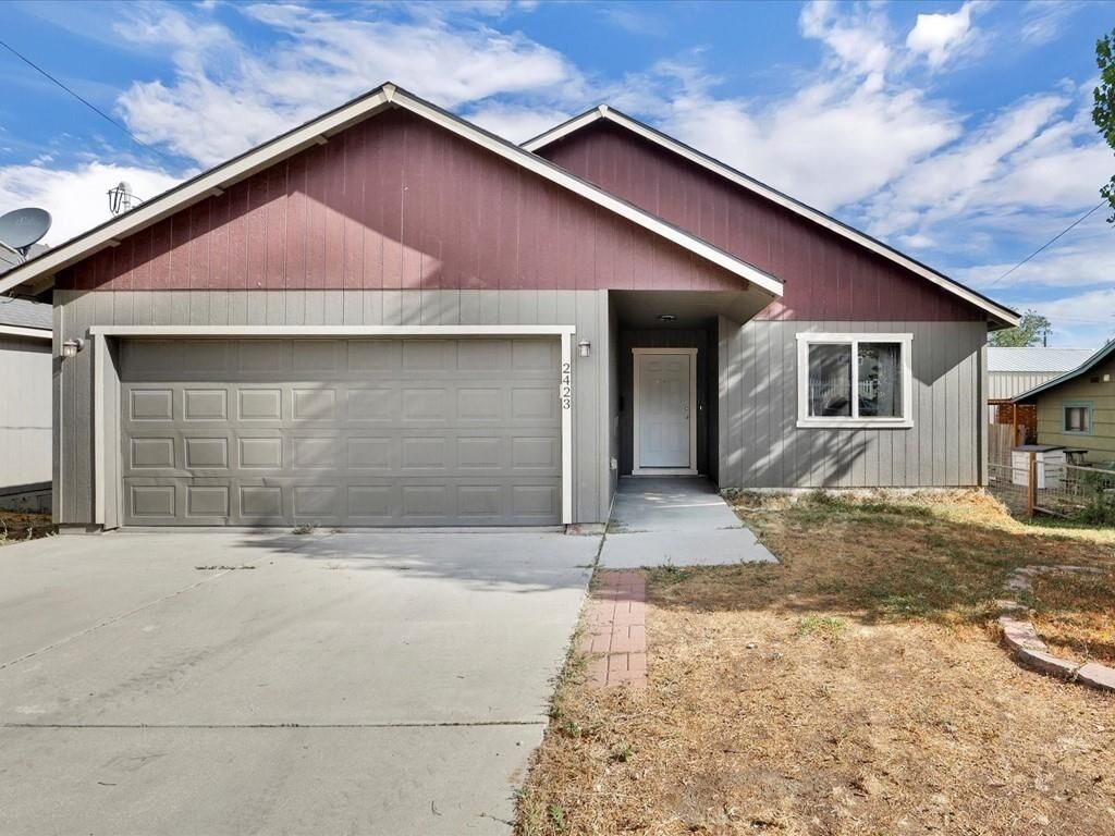 Property Photo:  2423 E Hartson Ave  WA 99202 