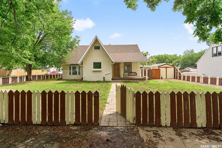 Property Photo:  1097 Connaught Avenue  SK S6H 4B4 
