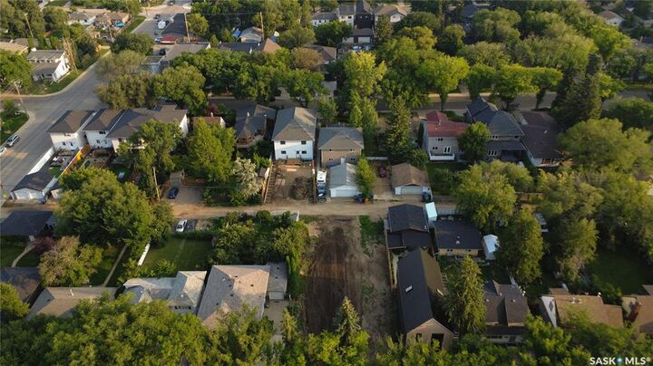 Property Photo:  1212 Colony Street  SK S7N 0S6 