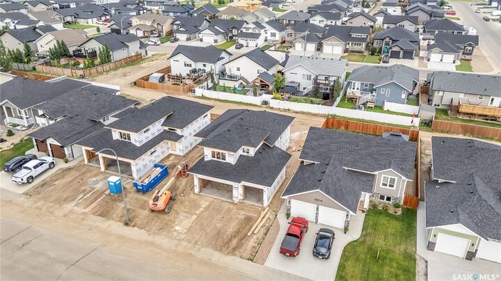 Property Photo:  606 Ballesteros Crescent  SK S0K 4S4 