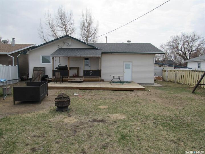 Property Photo: 301 7th Avenue W SK S0L 2V0